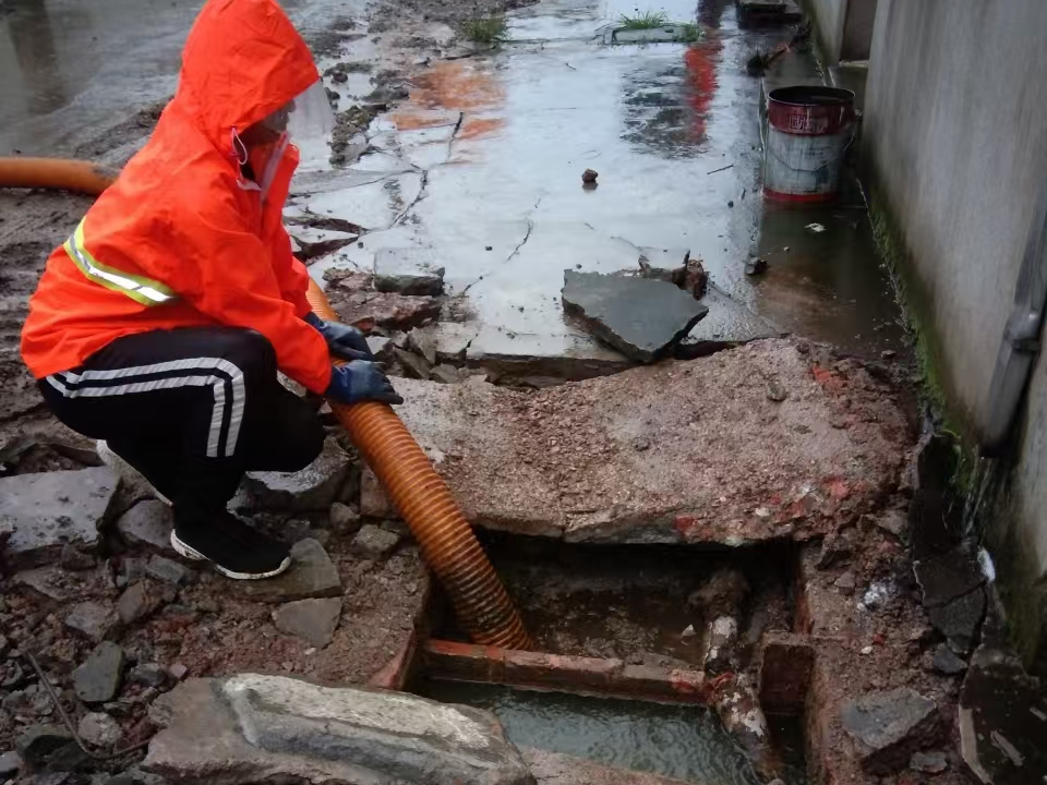 宜都专业清理污水池 炜誉市政以规范流程守护城市 “肠道”